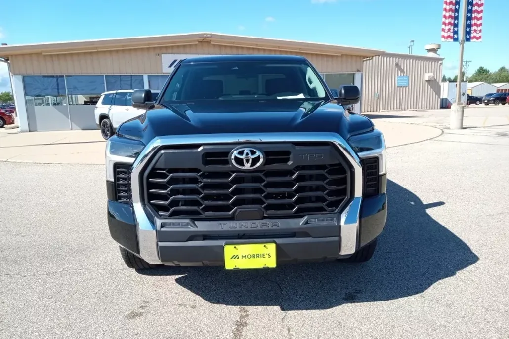 2023 Toyota Tundra SR5 photo 1