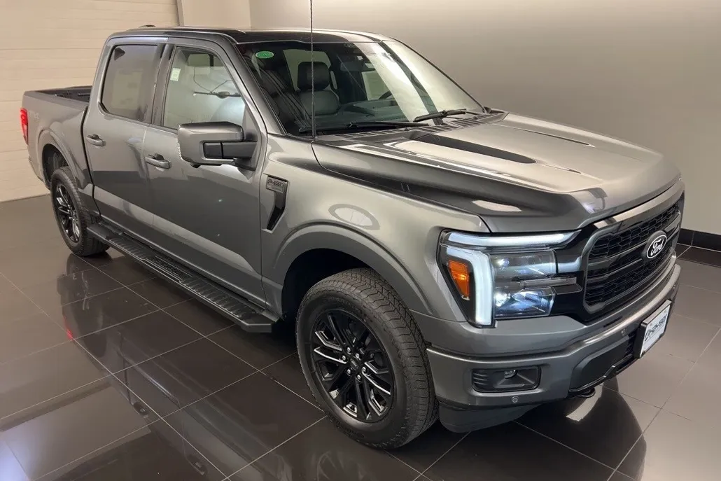 2025 Ford F-150 Lariat photo 1