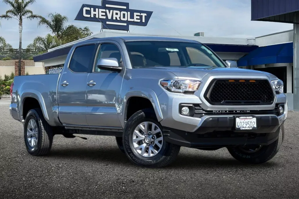 2017 Toyota Tacoma SR5 TRD Sport photo 1