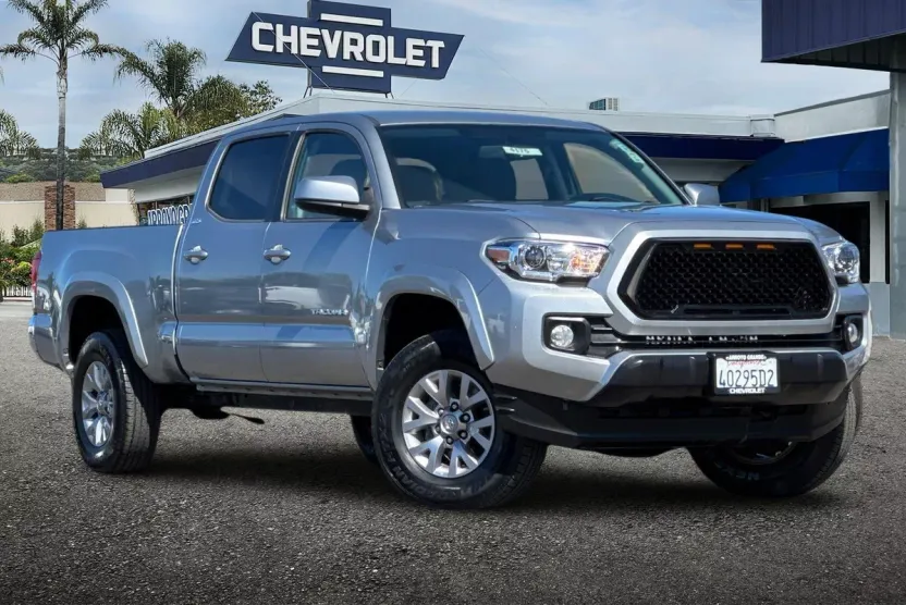 2017 Toyota Tacoma SR5 TRD Sport photo 1