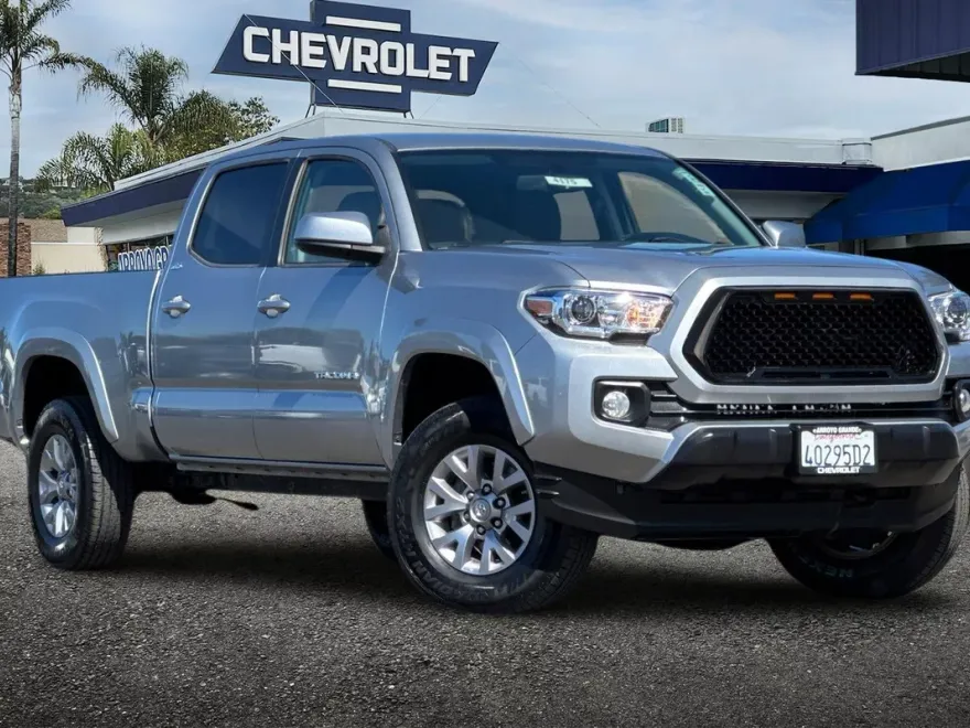 2017 Toyota Tacoma SR5 TRD Sport photo 1