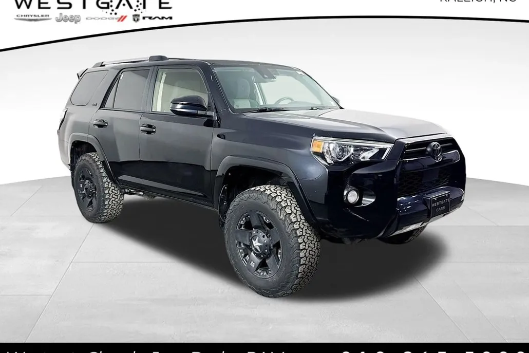2020 Toyota 4Runner SR5 photo 1