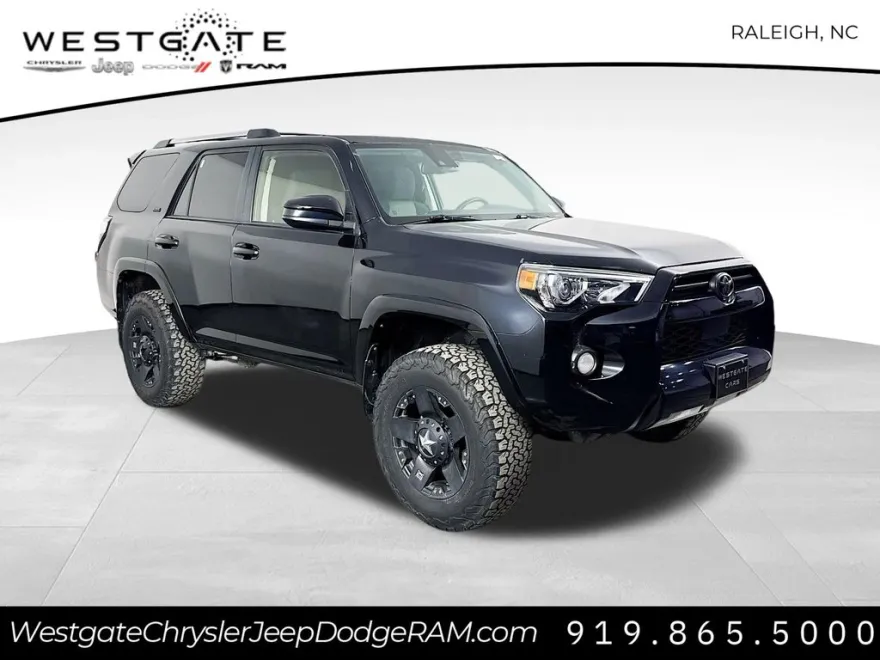 2020 Toyota 4Runner SR5 photo 1