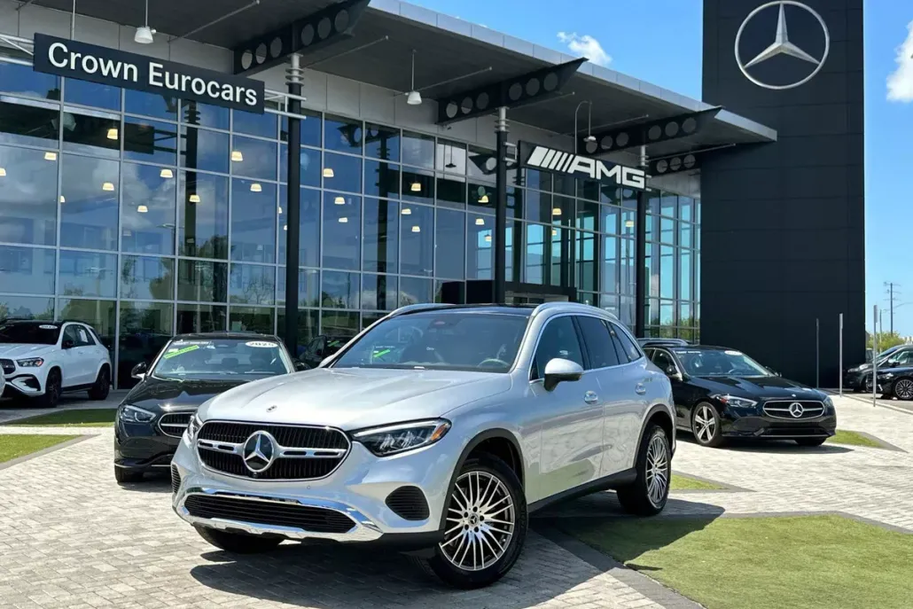 2025 Mercedes Benz GLC 300 photo 1