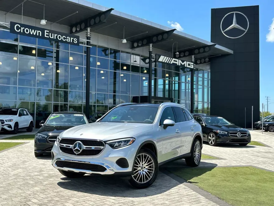2025 Mercedes Benz GLC 300 photo 1