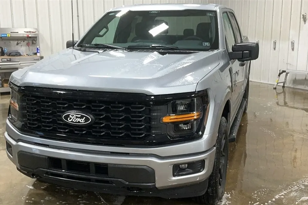 2025 Ford F-150 STX photo 1
