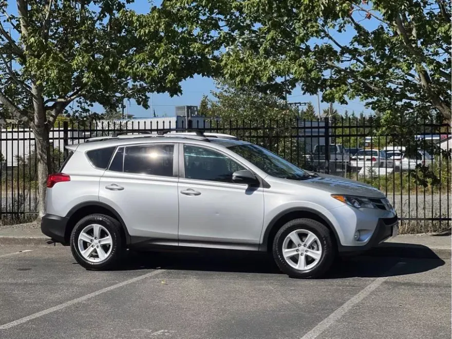 2013 Toyota RAV4 XLE Sport photo 1