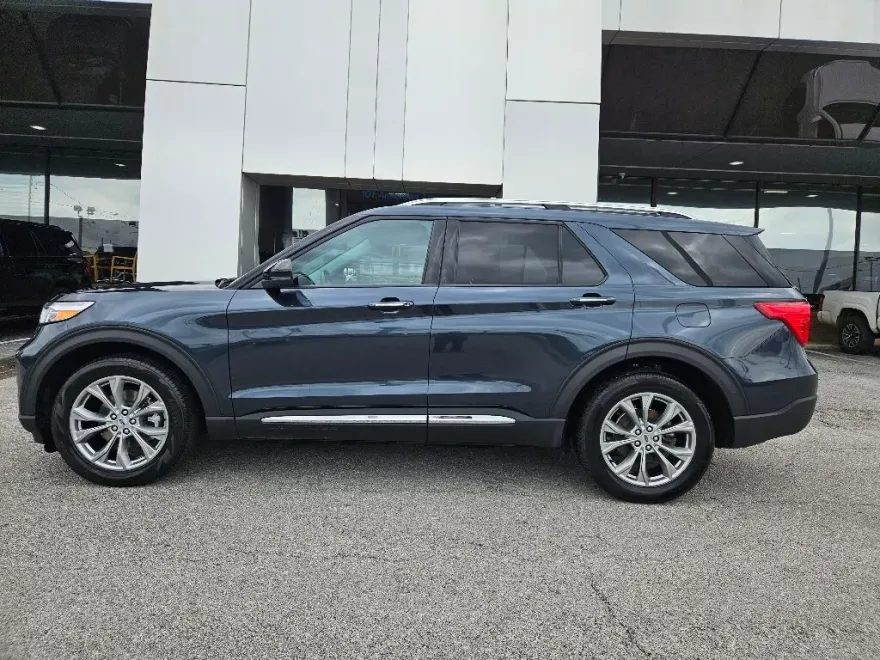 2023 Ford Explorer Limited photo 1