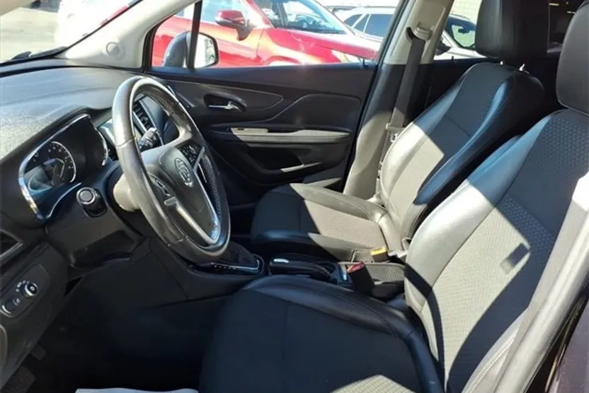2022 Buick Encore Preferred photo 1