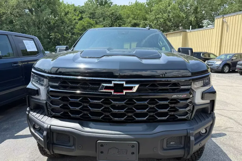 2024 Chevrolet Silverado 1500 ZR2 photo 1