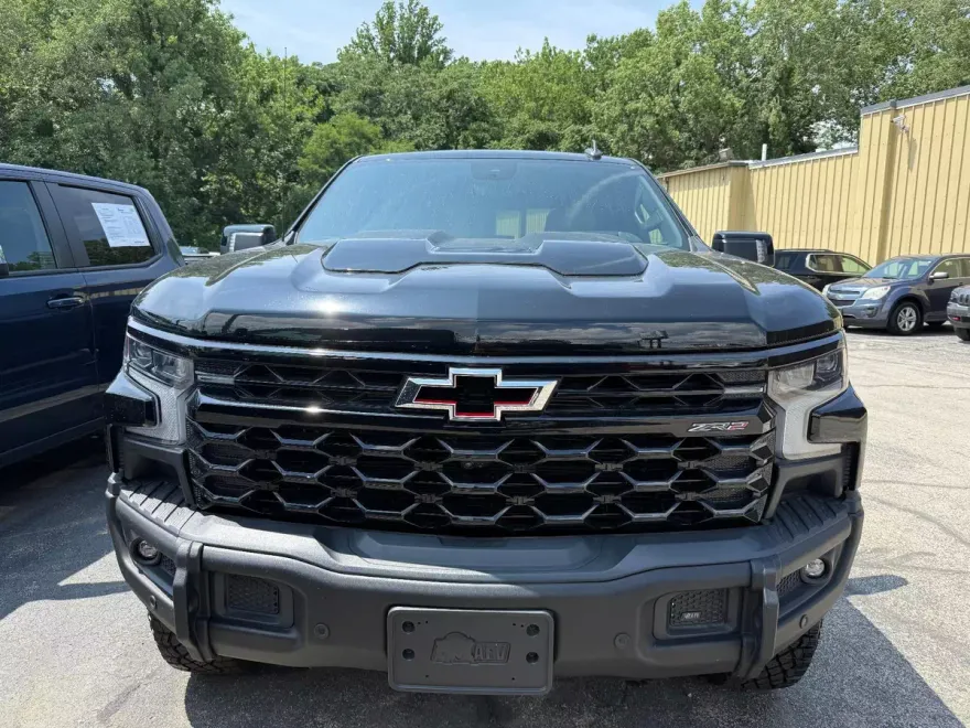 2024 Chevrolet Silverado 1500 ZR2 photo 1
