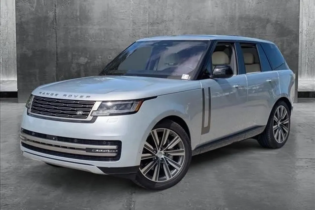 2023 Land Rover Range Rover SE photo 1