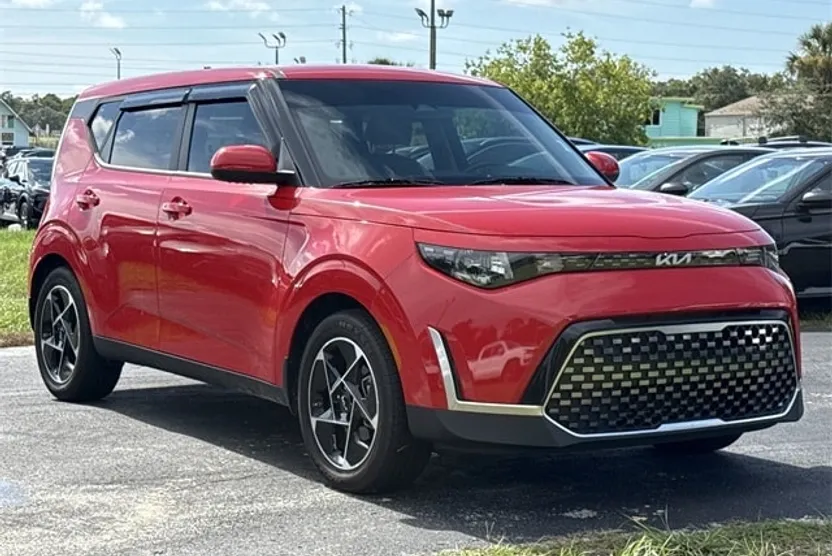 2024 Kia Soul EX photo 1