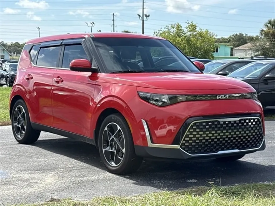 2024 Kia Soul EX photo 1