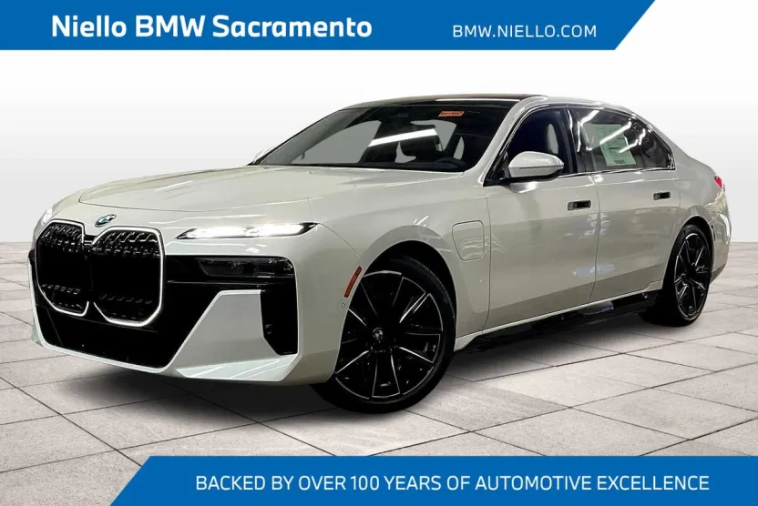 2026 Bmw 750e photo 1