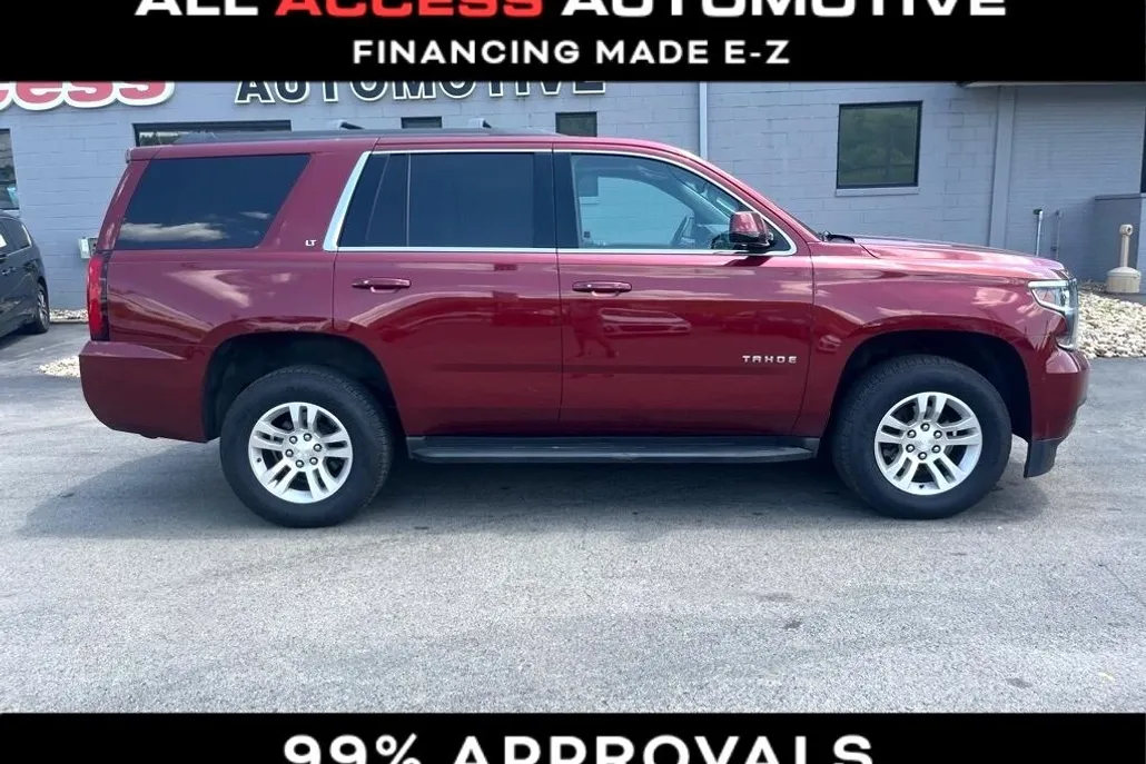 2016 Chevrolet Tahoe LT photo 1