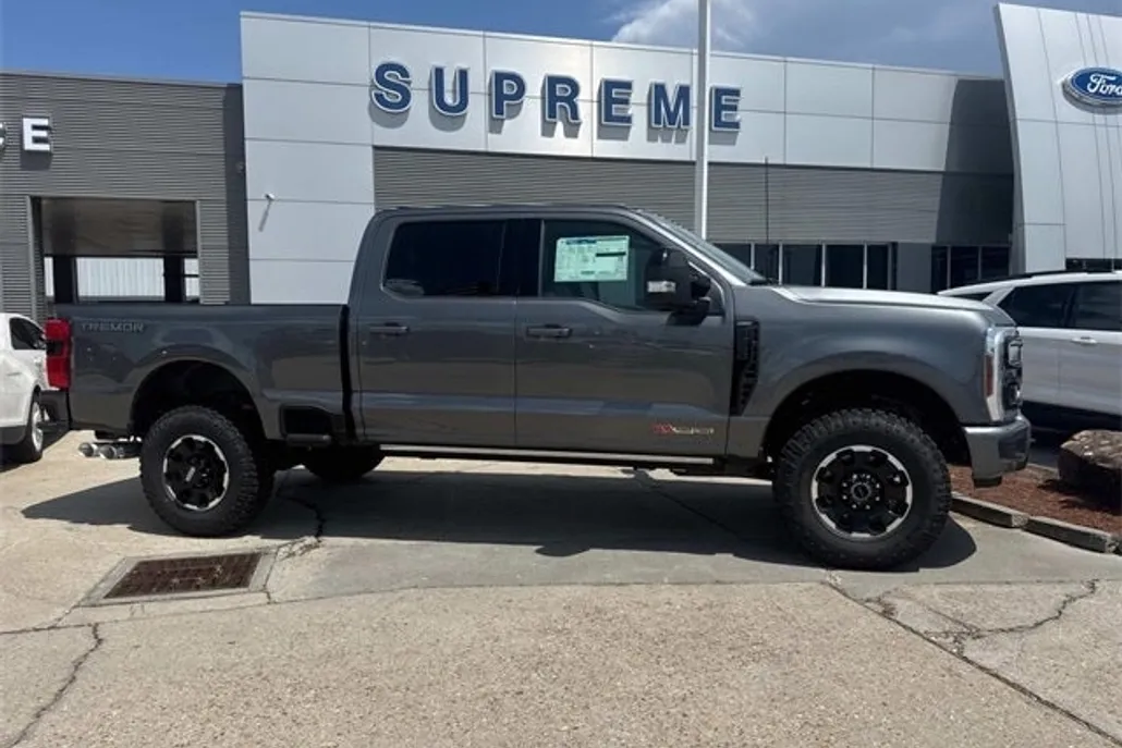 2025 Ford F-250 photo 1