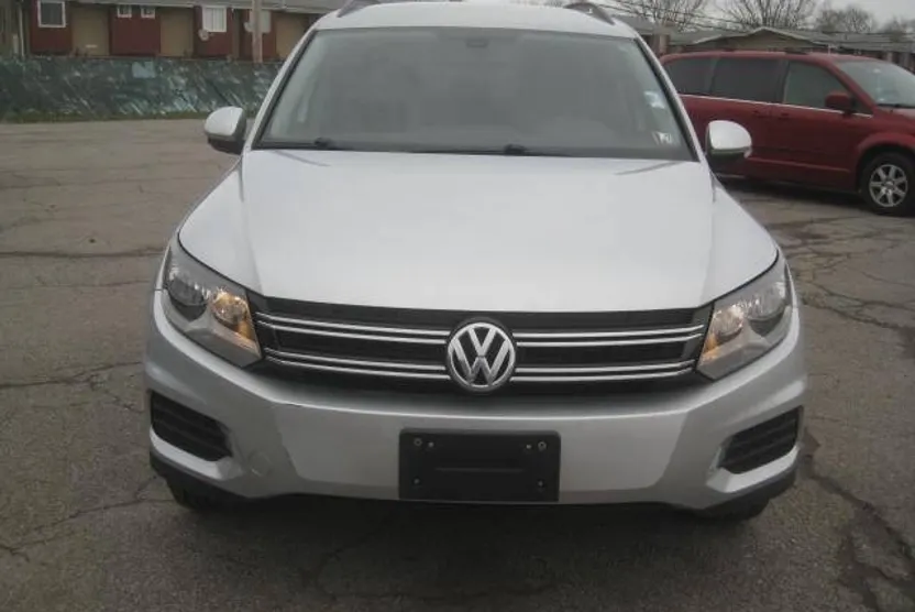 2016 Volkswagen Tiguan R-Line SEL photo 1