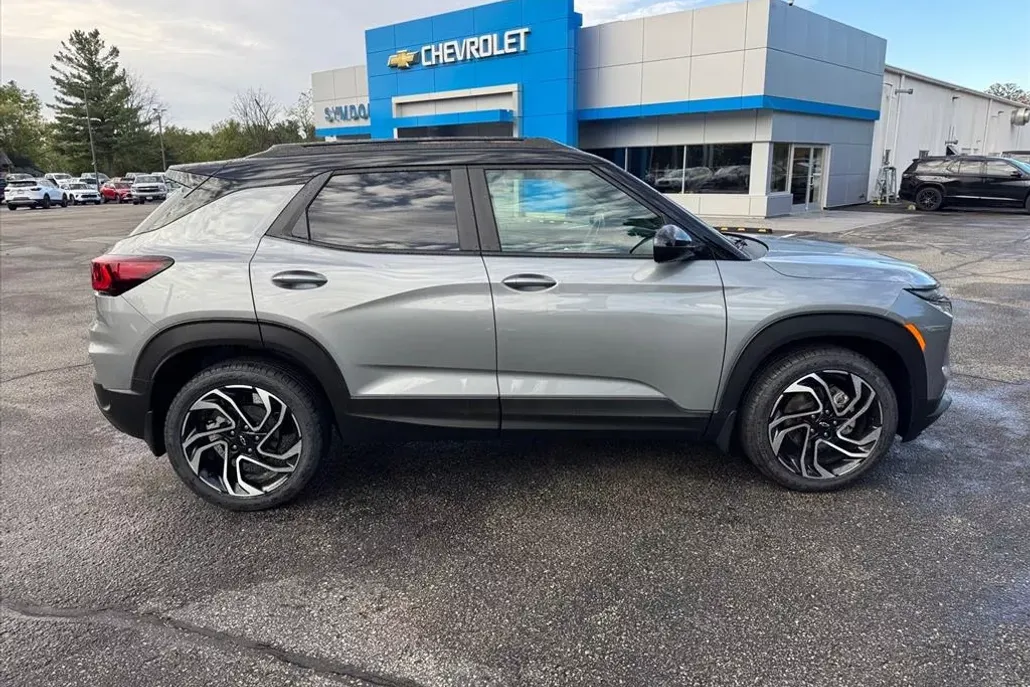 2024 Chevrolet Trailblazer RS photo 1