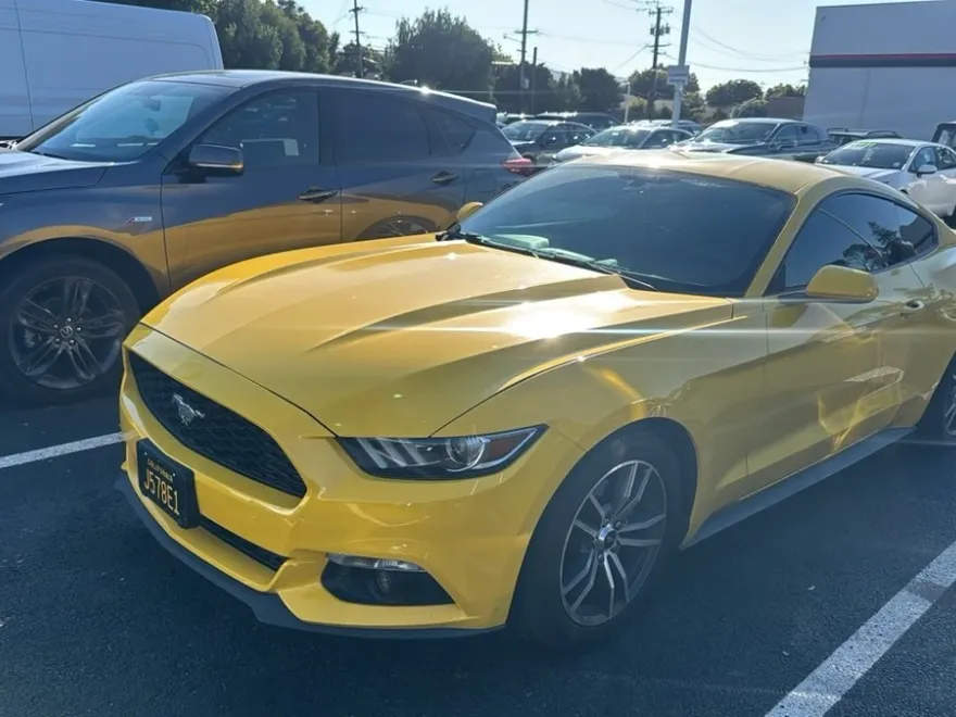 2016 Ford Mustang EcoBoost photo 1
