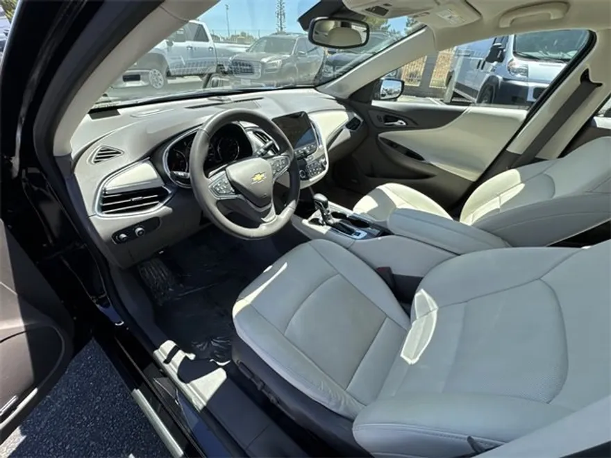 2024 Chevrolet Malibu Premier 2LT photo 1