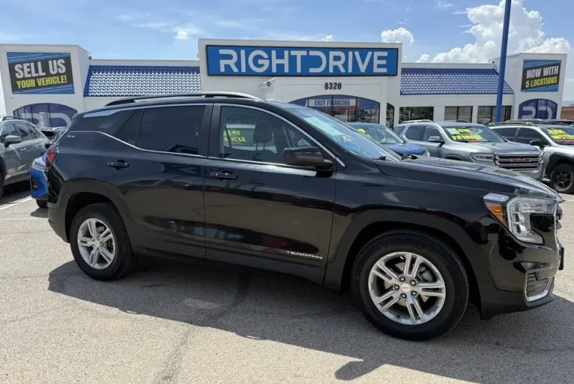 2022 Gmc Terrain SLE photo 1