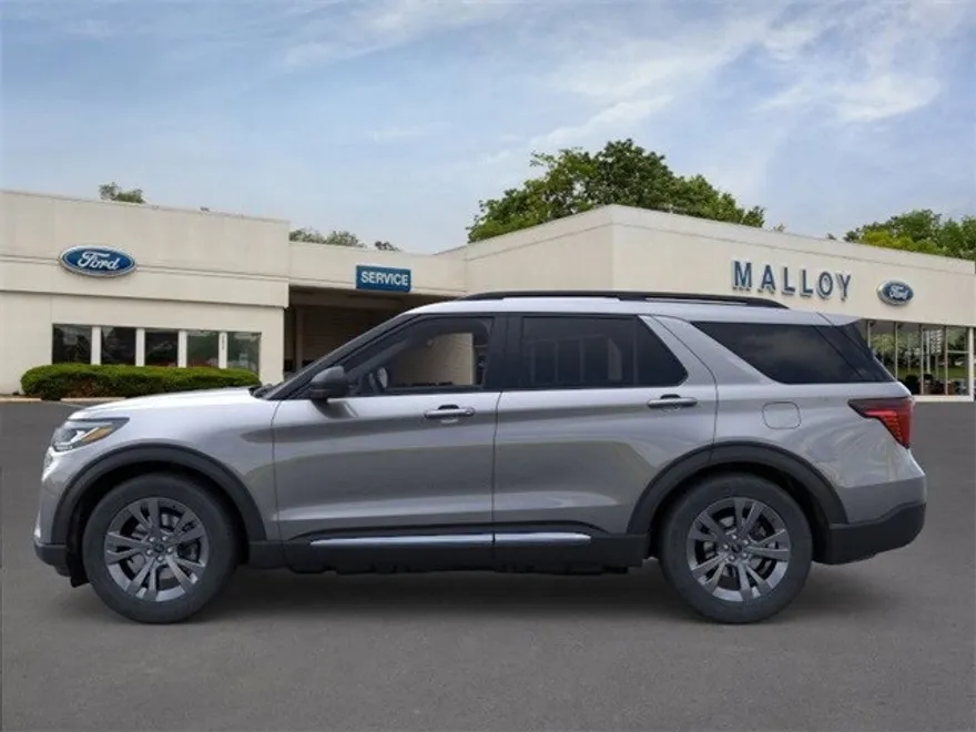 2025 Ford Explorer photo 1