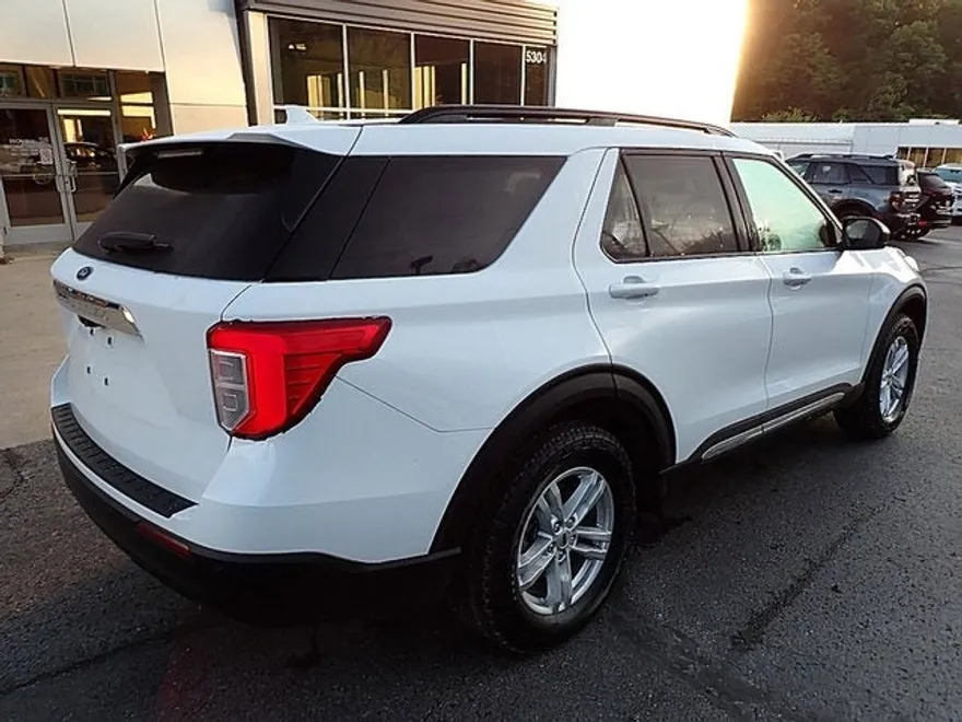 2020 Ford Explorer XLT photo 1