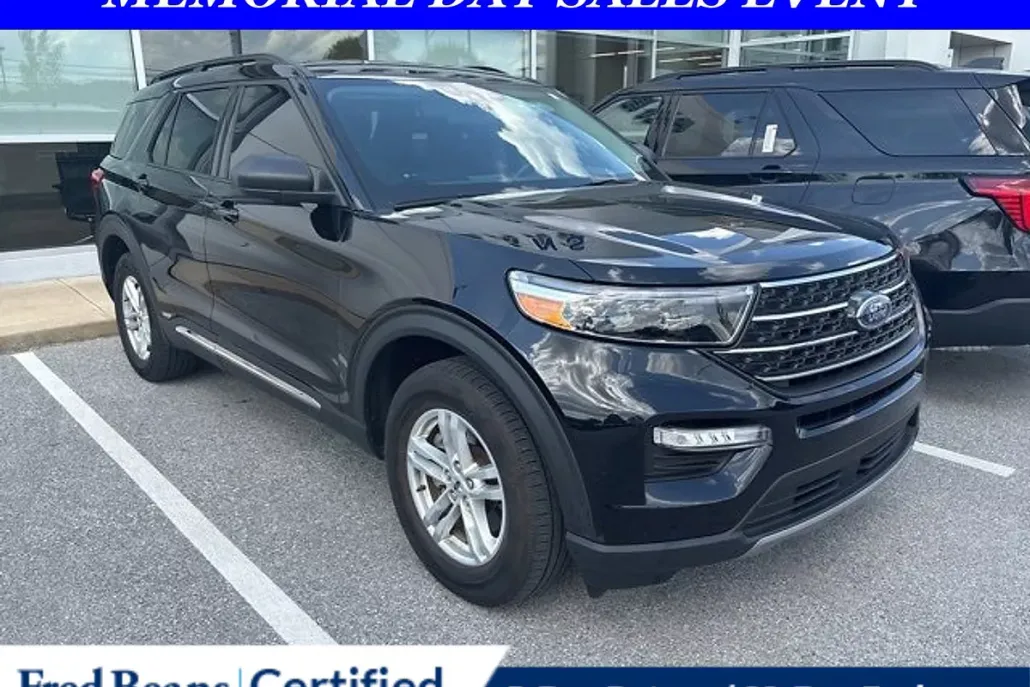 2022 Ford Explorer XLT photo 1