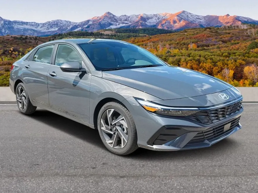 2025 Hyundai Elantra SEL Convenience photo 1