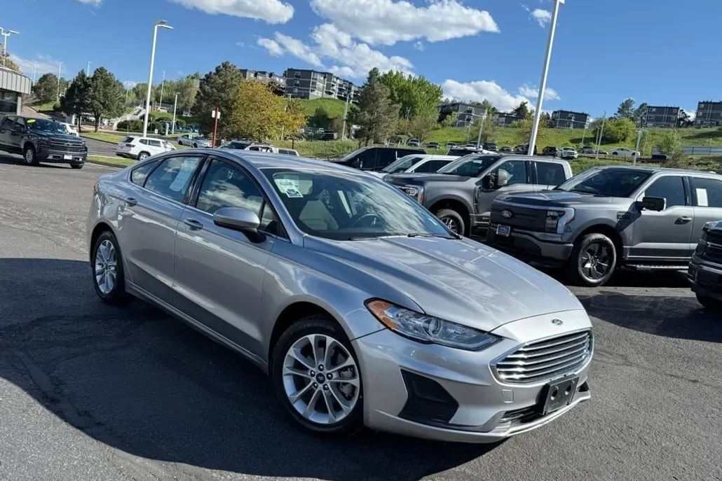 2020 Ford Fusion Hybrid SE photo 1