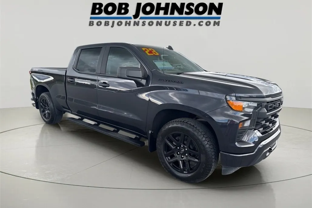 2023 Chevrolet Silverado 1500 Custom photo 1
