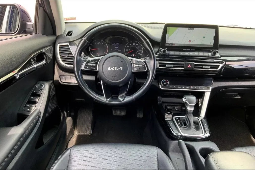 2023 Kia Seltos EX photo 1