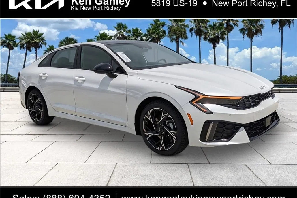 2025 Kia K5 GT-Line photo 1