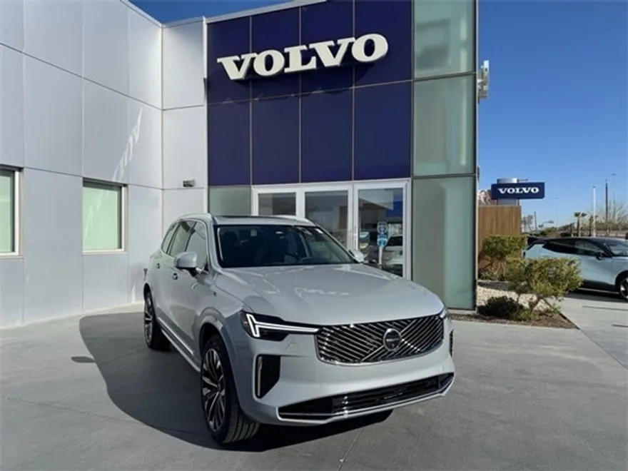 2025 Volvo XC90 T8 Plus photo 1