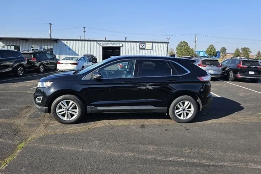 2016 Ford Edge SEL photo 1