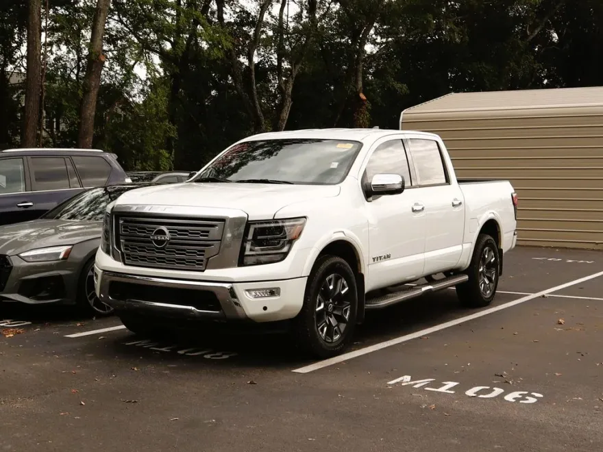2023 Nissan Titan Platinum Reserve photo 1