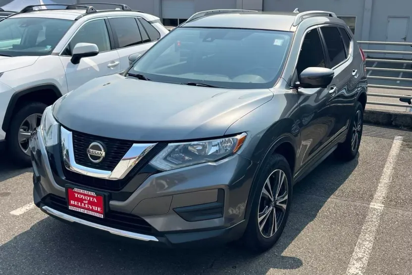 2020 Nissan Rogue SV photo 1