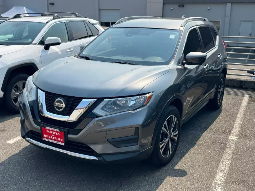 2020 Nissan Rogue SV photo 1