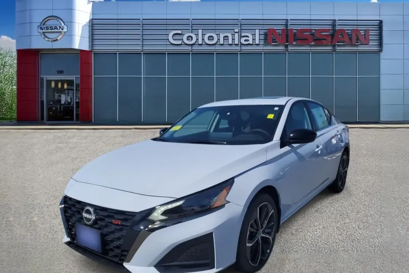 2025 Nissan Altima SR photo 1