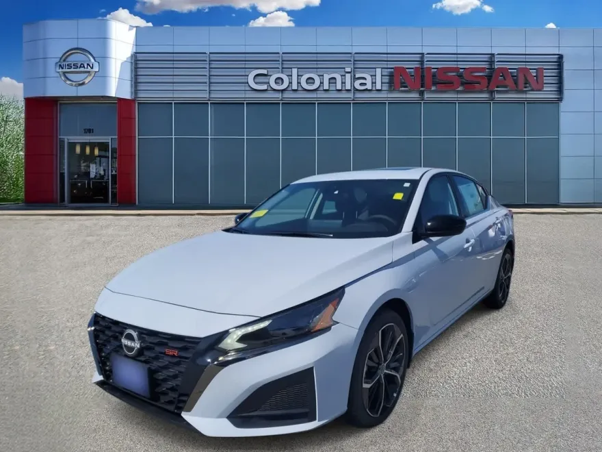 2025 Nissan Altima SR photo 1