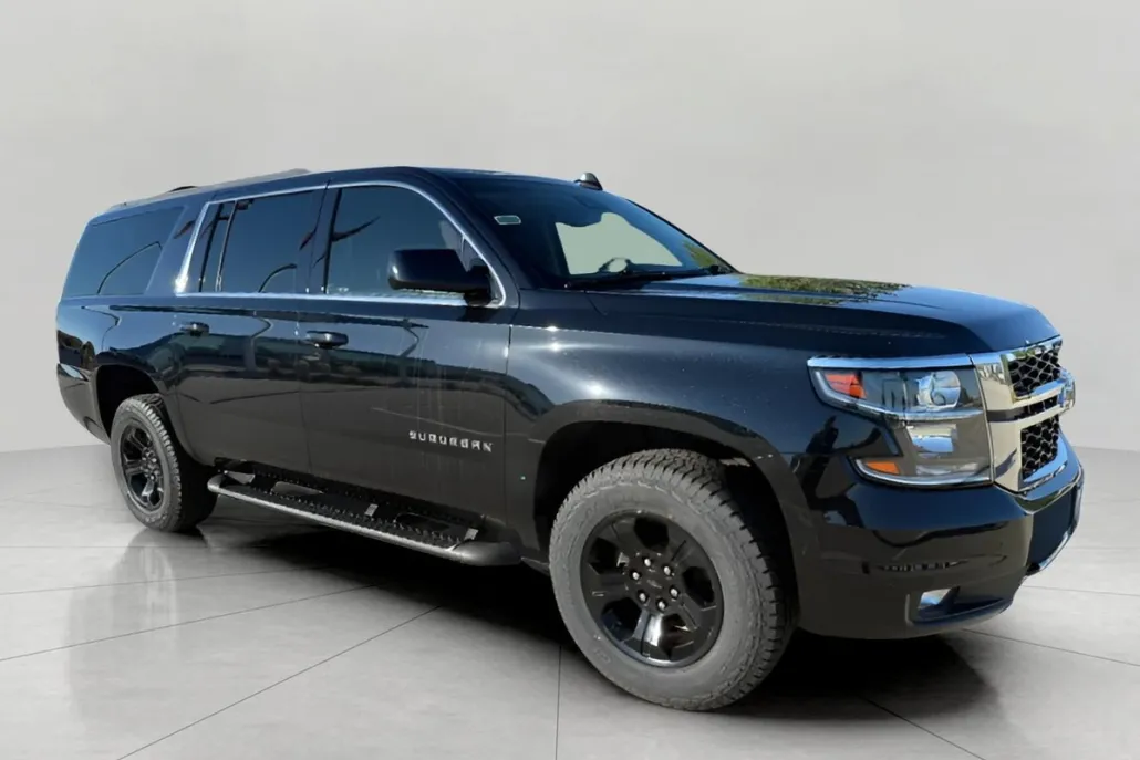 2020 Chevrolet Suburban LT photo 1