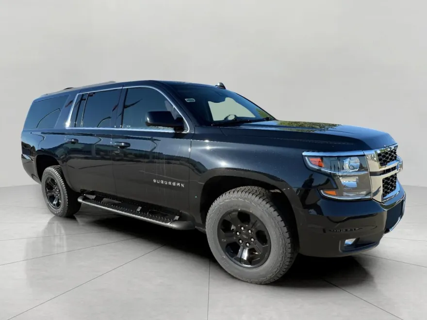 2020 Chevrolet Suburban LT photo 1