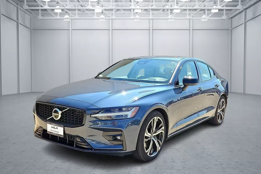 2024 Volvo S60 B5 Plus photo 1