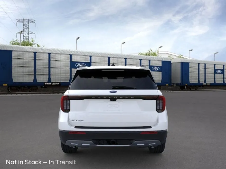 2025 Ford Explorer photo 1
