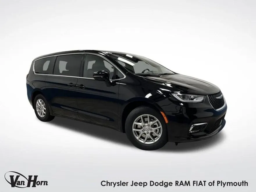2026 Chrysler Pacifica photo 1