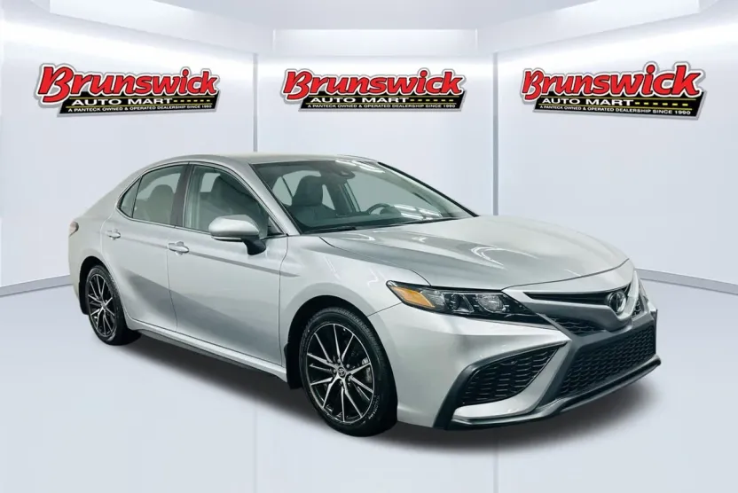 2023 Toyota Camry SE photo 1