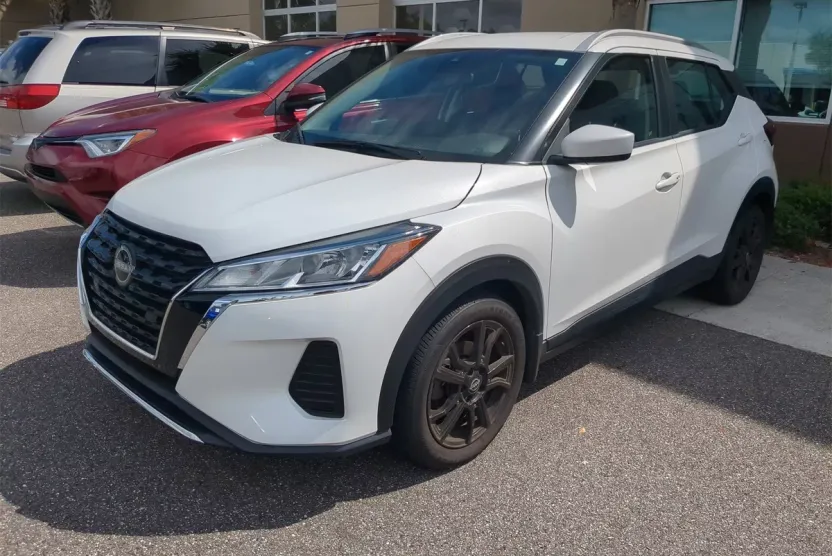 2023 Nissan Kicks SV photo 1
