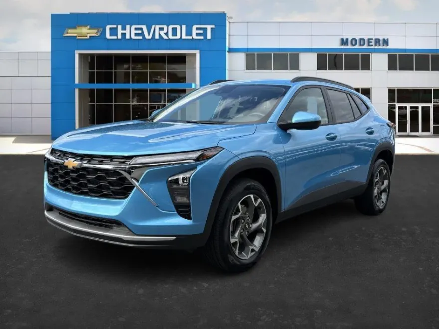2025 Chevrolet Trax LT photo 1