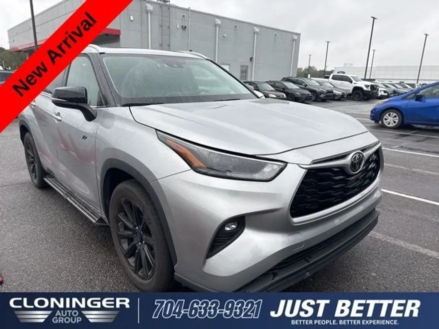 2022 Toyota Highlander XLE photo 1
